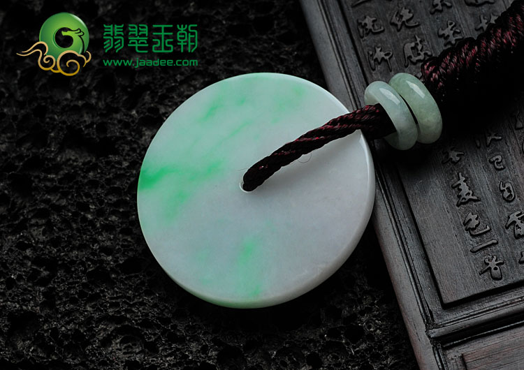 糯冰种飘翠缅甸翡翠平安扣挂件