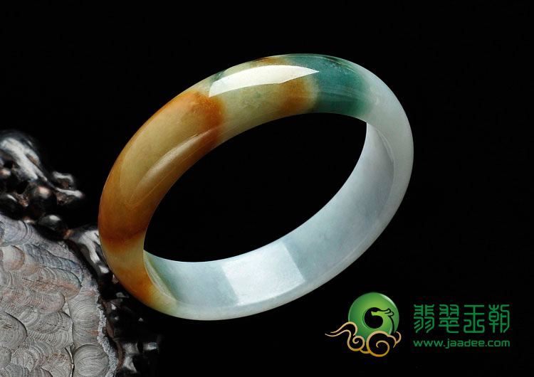 糯冰种三彩缅甸翡翠手镯（61.5mm）