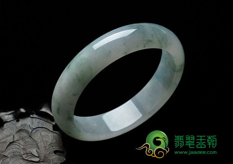 糯冰种飘花缅甸翡翠手镯（53.5mm）