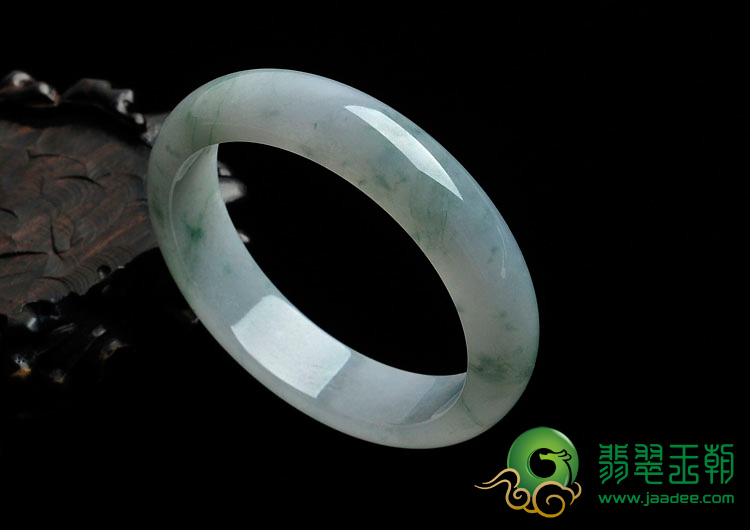 糯冰种飘花缅甸翡翠手镯（53.5mm）