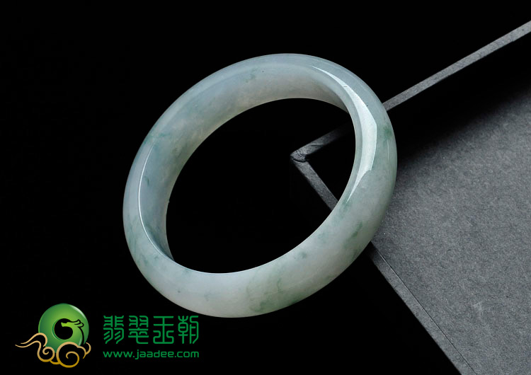 糯冰种飘花缅甸翡翠手镯（53.5mm）