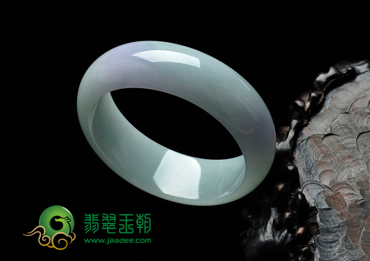 糯冰种春带彩缅甸翡翠手镯（55.3mm）