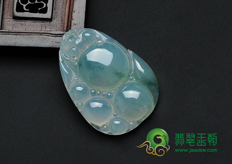 冰种飘花缅甸翡翠吐祥纳瑞挂件