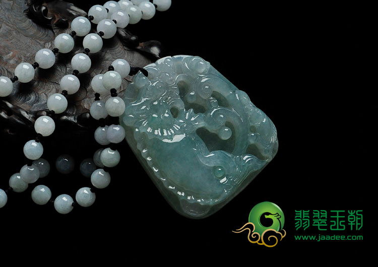 糯冰种晴水缅甸翡翠鱼龙挂件
