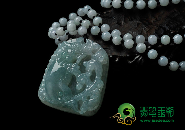 糯冰种晴水缅甸翡翠鱼龙挂件
