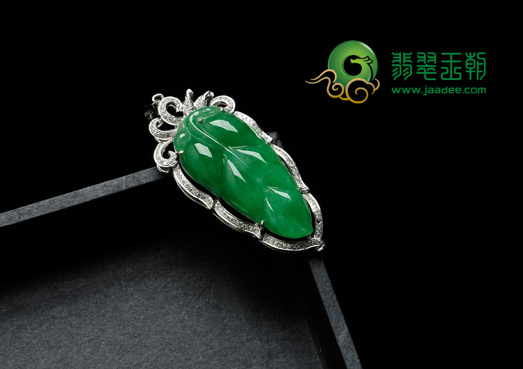 糯冰种阳绿满绿缅甸翡翠镶白金金枝玉叶胸坠（真钻）