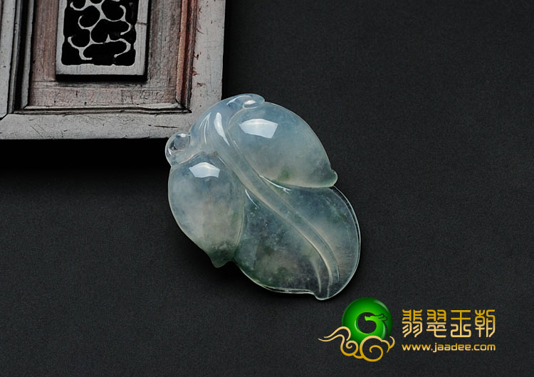 冰种飘花缅甸翡翠叶子挂件