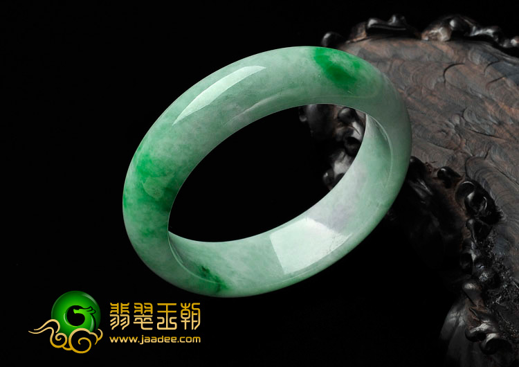 糯冰种翠色缅甸翡翠手镯（一对）