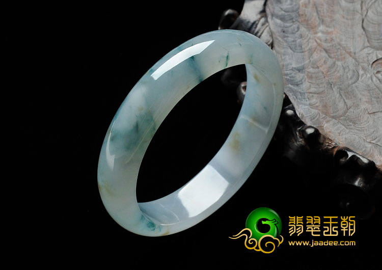 冰种飘花缅甸翡翠手镯（58.9mm）