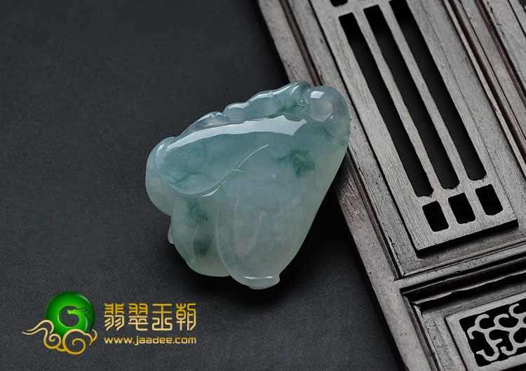 糯冰种飘花缅甸翡翠玉兰花挂件