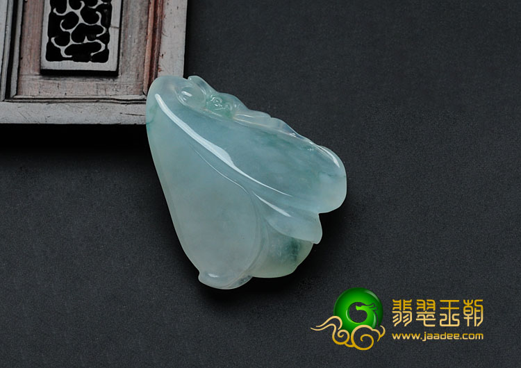 糯冰种飘花缅甸翡翠玉兰花挂件
