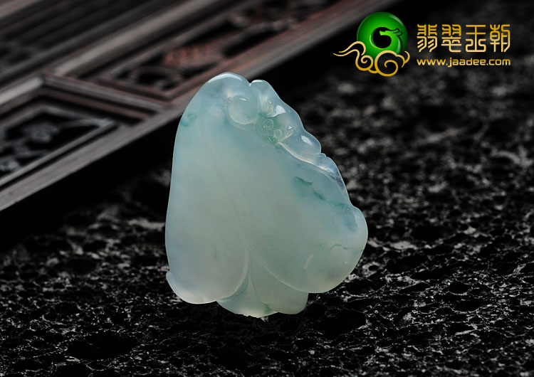糯冰种飘花缅甸翡翠玉兰花挂件