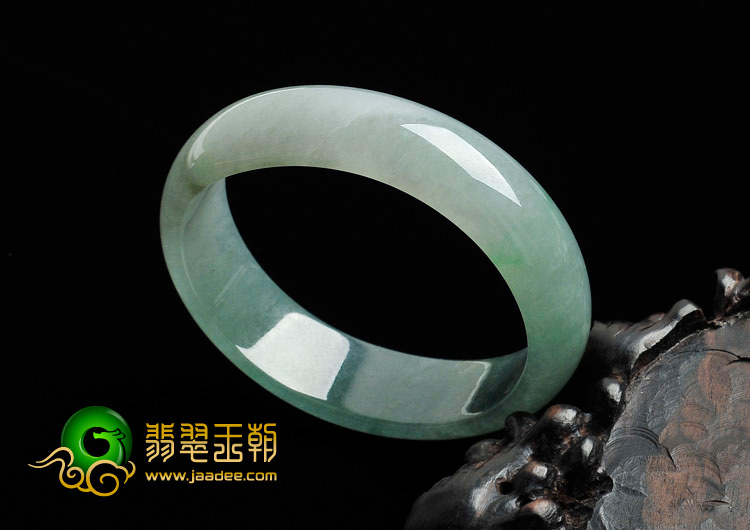 冰种晴水缅甸翡翠贵妃镯（56.1mm-49.6mm）