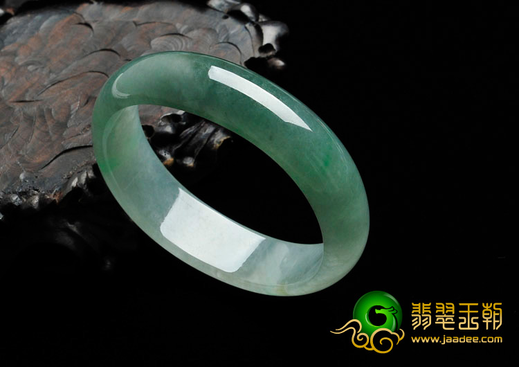 冰种晴水缅甸翡翠贵妃镯（56.1mm-49.6mm）
