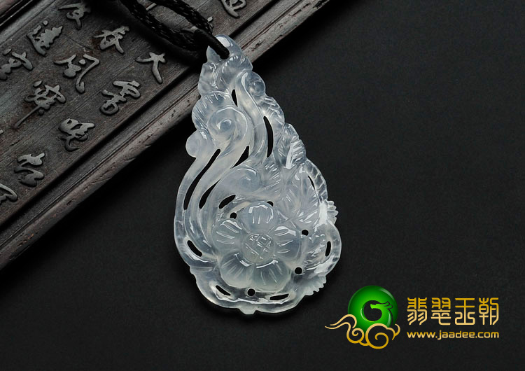 冰种缅甸翡翠富贵花开挂件