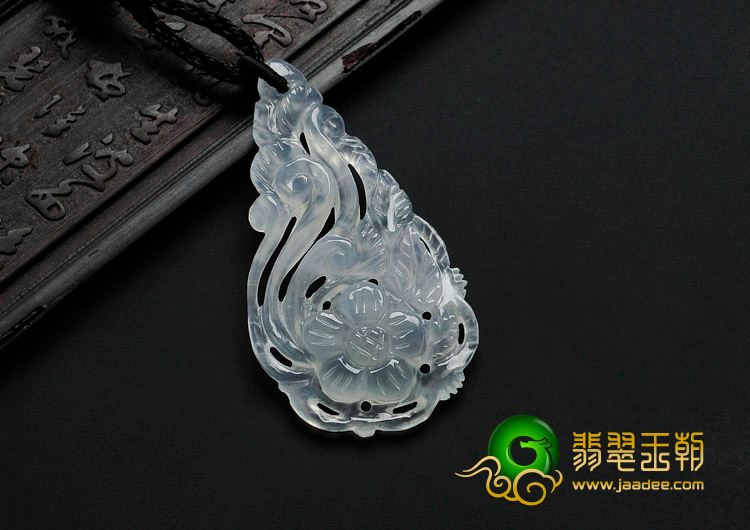 冰种缅甸翡翠富贵花开挂件