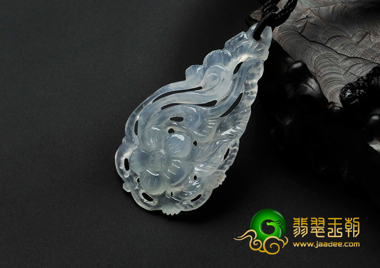 冰种缅甸翡翠富贵花开挂件