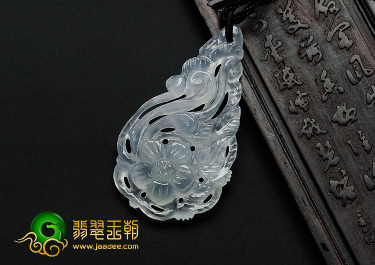 冰种缅甸翡翠富贵花开挂件