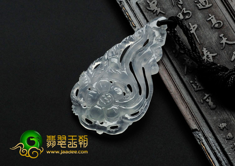 冰种缅甸翡翠富贵花开挂件
