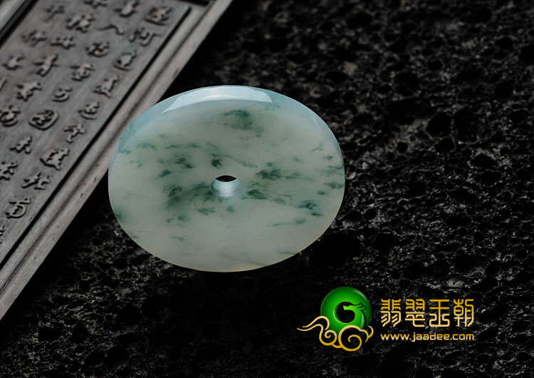 糯冰种飘花缅甸翡翠平安扣挂件