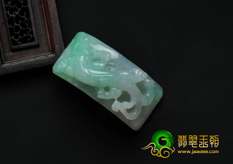 糯冰种豆色缅甸翡翠螭龙手环片/挂件