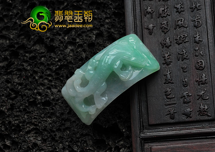 糯冰种豆色缅甸翡翠螭龙手环片/挂件