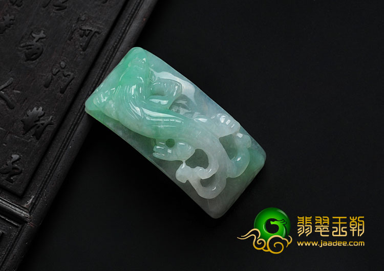 糯冰种豆色缅甸翡翠螭龙手环片/挂件