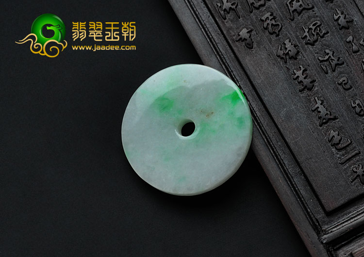 糯冰种飘翠缅甸翡翠平安扣挂件