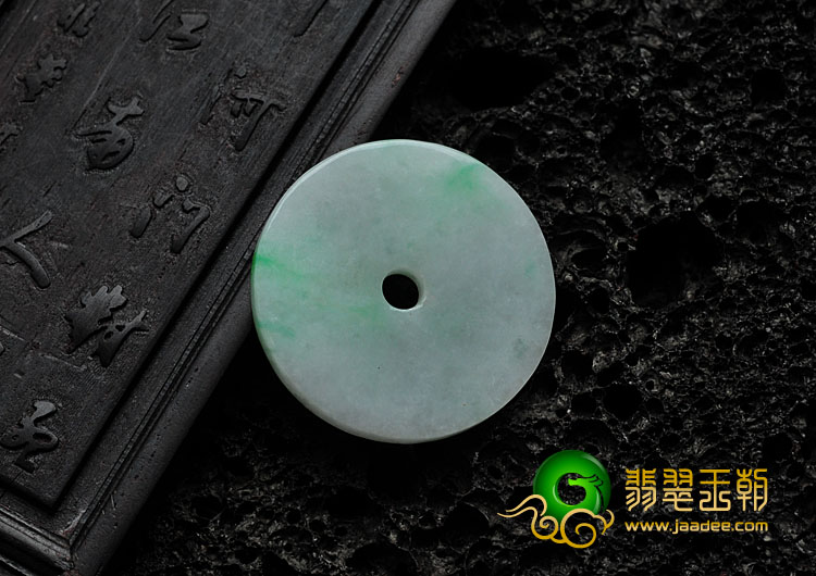 糯冰种飘翠缅甸翡翠平安扣挂件