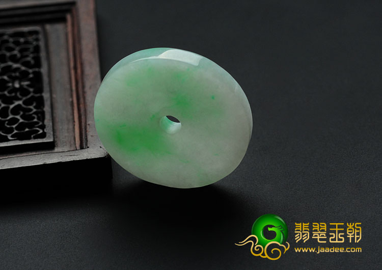 糯冰种飘翠缅甸翡翠平安扣挂件
