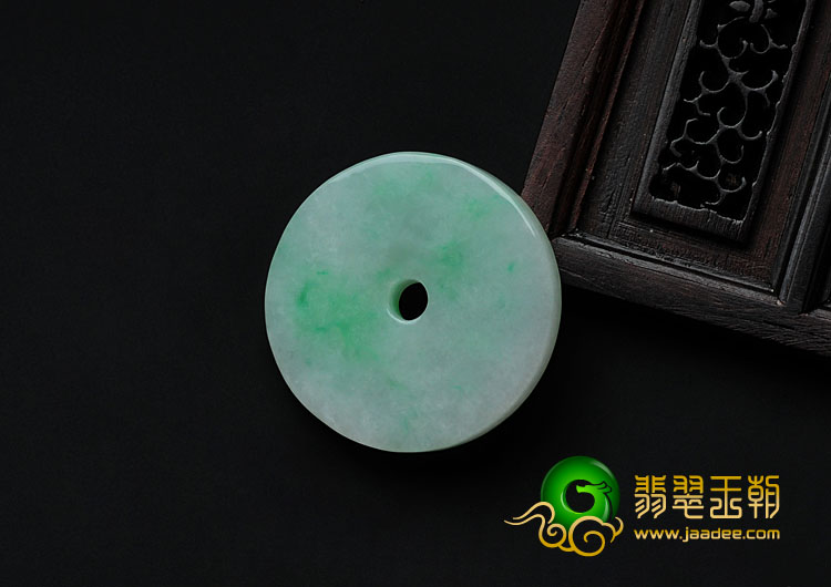 糯冰种飘翠缅甸翡翠平安扣挂件