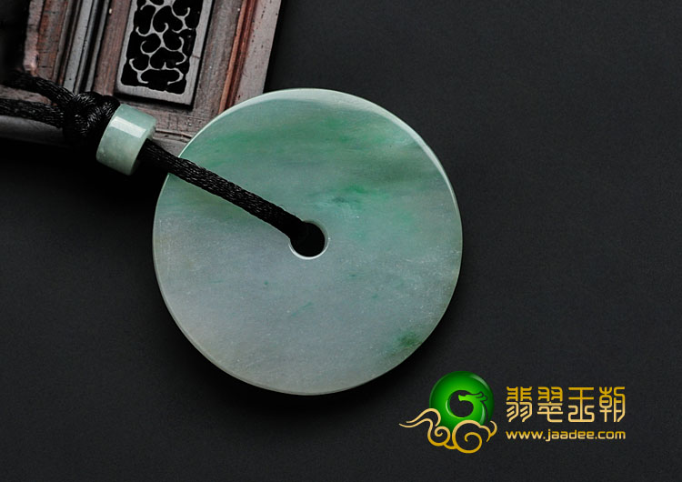 糯冰种飘绿花缅甸翡翠平安扣挂件