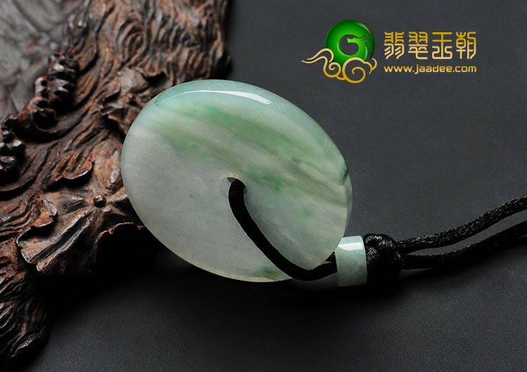 糯冰种飘绿花缅甸翡翠平安扣挂件
