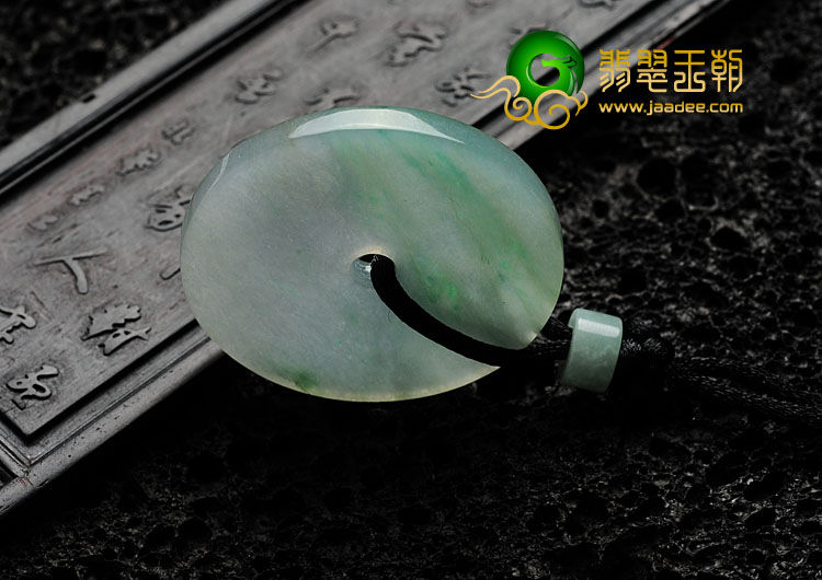 糯冰种飘绿花缅甸翡翠平安扣挂件