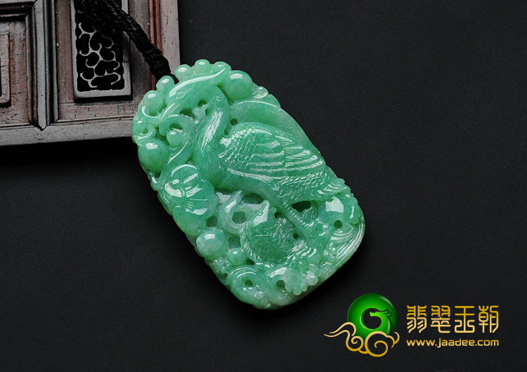 糯冰种豆色满绿缅甸翡翠一路连科挂件