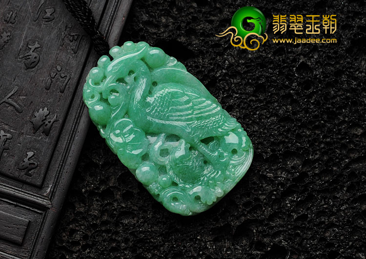 糯冰种豆色满绿缅甸翡翠一路连科挂件