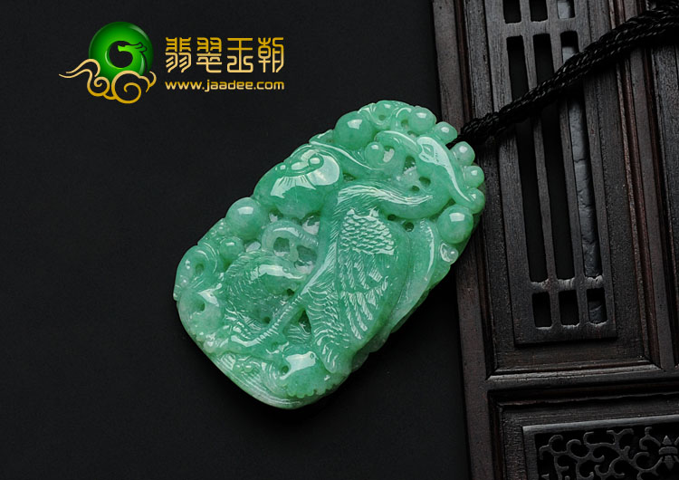 糯冰种豆色满绿缅甸翡翠一路连科挂件