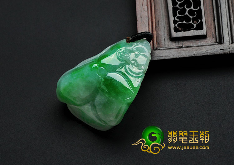 糯冰种翠色缅甸翡翠一品清廉挂件
