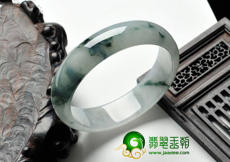 糯冰种飘花缅甸翡翠手镯（56.3mm）