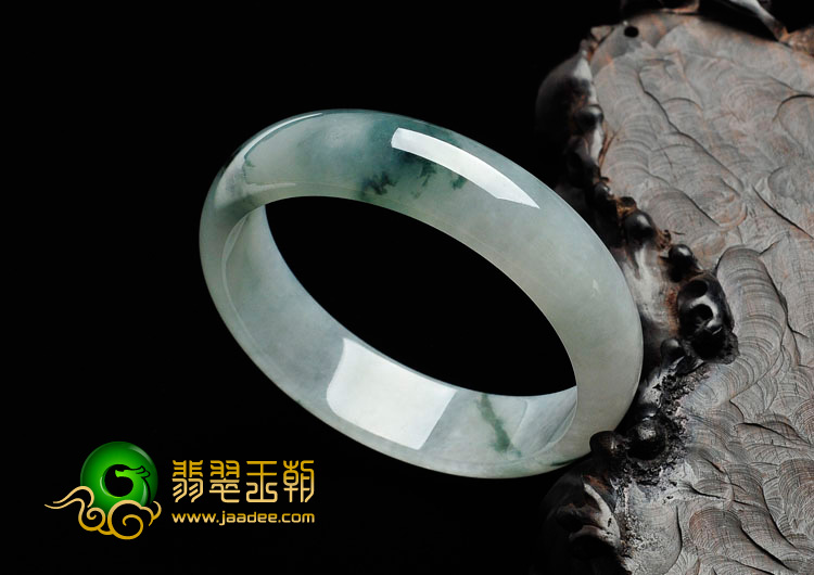 糯冰种飘花缅甸翡翠手镯（56.3mm）