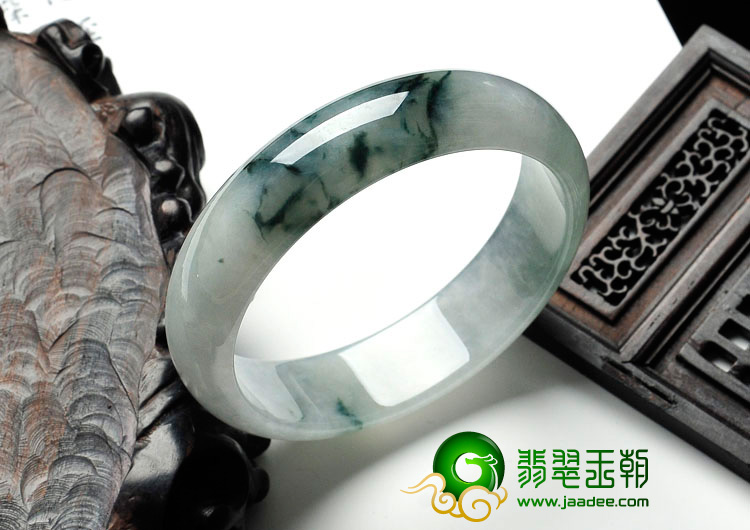糯冰种飘花缅甸翡翠手镯（56.2mm）