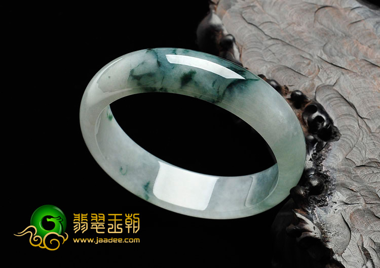 糯冰种飘花缅甸翡翠手镯（56.2mm）