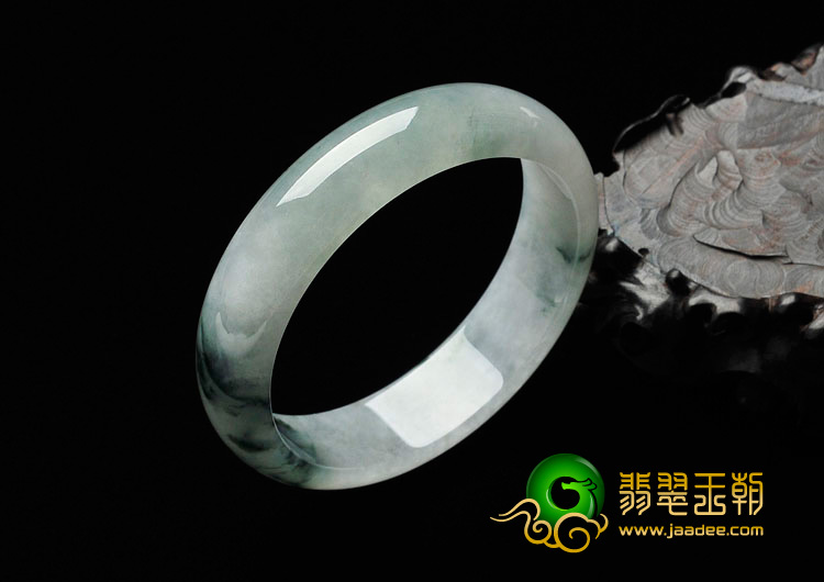 糯冰种飘花缅甸翡翠手镯（56.2mm）