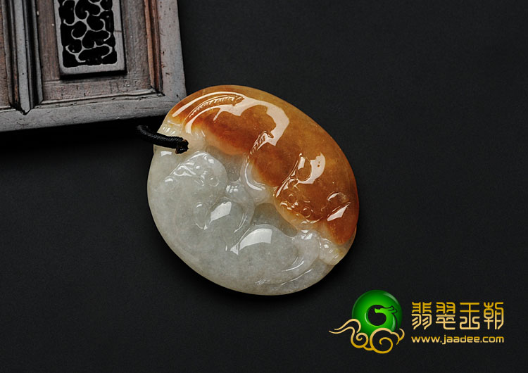 糯冰种黄翡缅甸翡翠貔貅挂件