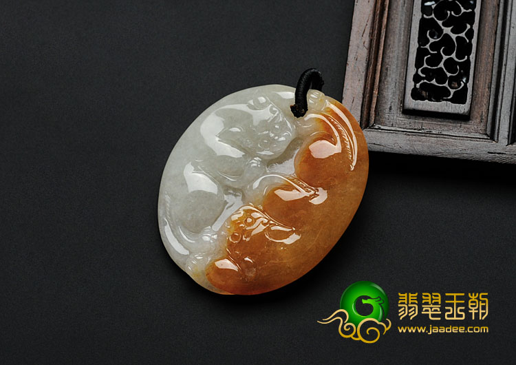糯冰种黄翡缅甸翡翠貔貅挂件