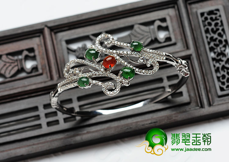 冰种黄翡绿晴水缅甸翡翠银镀白金贵妃镯（55.3mm-51.1mm）（水钻）