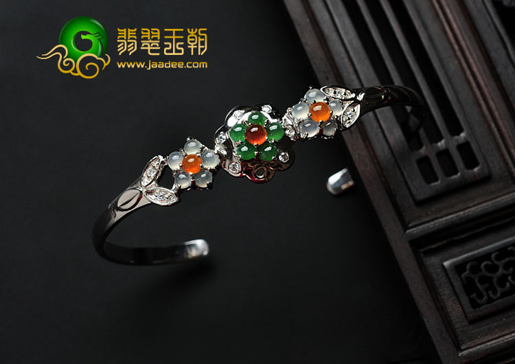 冰种三彩缅甸翡翠银镀白金贵妃镯（54.3mm-42.1mm）