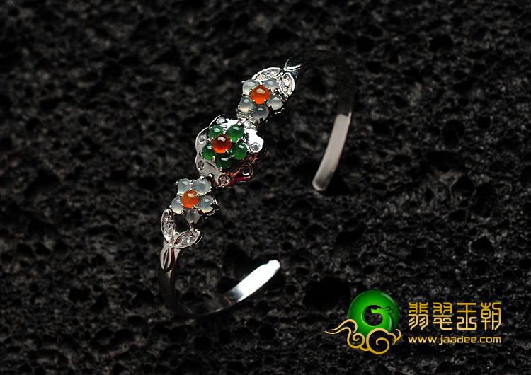冰种三彩缅甸翡翠银镀白金贵妃镯（54.3mm-42.1mm）