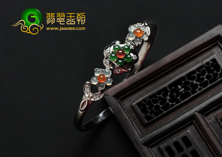 冰种三彩缅甸翡翠银镀白金贵妃镯（54.3mm-42.1mm）