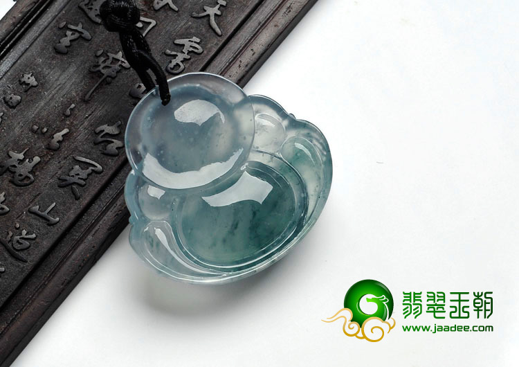 冰玻种飘花缅甸翡翠玉佛挂件